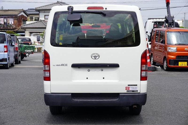 レジアスエース　ロング　ＤＸ　４ドア　ガソリン車　３～６人乗り　トヨタ車体製パワーゲート　荷台板張り　純正ナビ　ワンセグＴＶ　バックカメラ　ＥＴＣ　小窓　キーレス　ワンオーナー！ＡＴ車！2