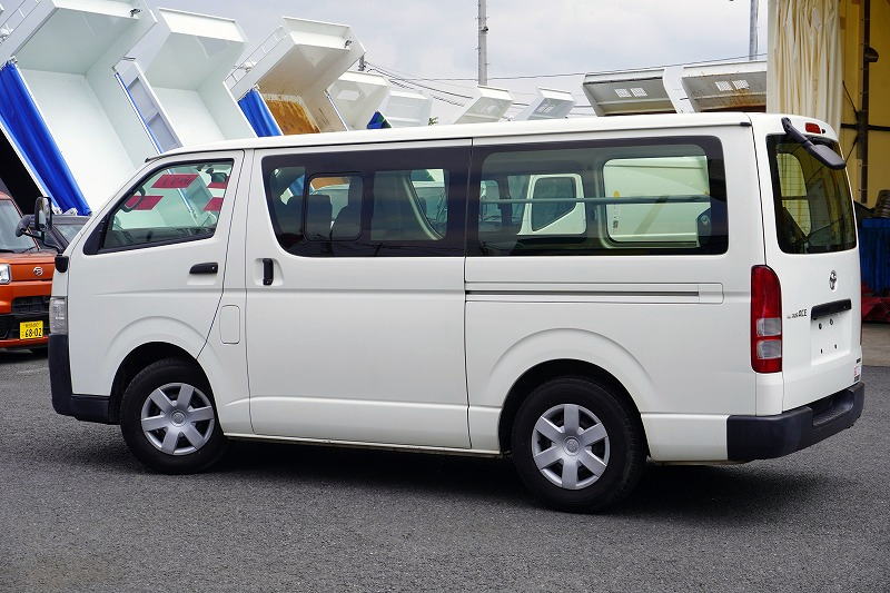 レジアスエース　ロング　ＤＸ　４ドア　ガソリン車　３～６人乗り　トヨタ車体製パワーゲート　荷台板張り　純正ナビ　ワンセグＴＶ　バックカメラ　ＥＴＣ　小窓　キーレス　ワンオーナー！ＡＴ車！5