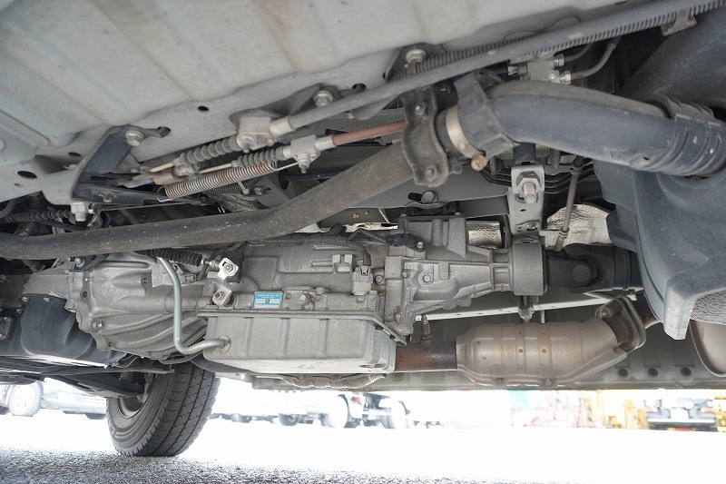 レジアスエース　ロング　ＤＸ　４ドア　ガソリン車　３～６人乗り　トヨタ車体製パワーゲート　荷台板張り　純正ナビ　ワンセグＴＶ　バックカメラ　ＥＴＣ　小窓　キーレス　ワンオーナー！ＡＴ車！11