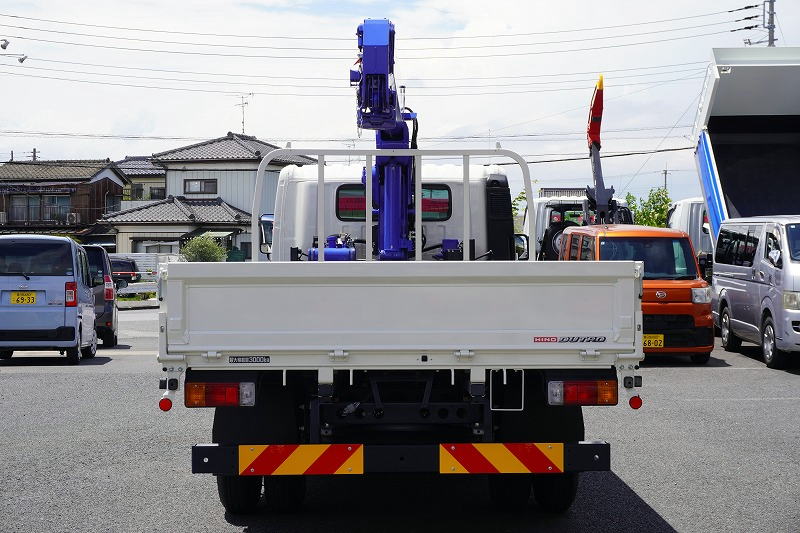 （未使用）　デュトロ　「ワイドロング」　４段クレーン　積載３０００ｋｇ　タダノ製　ラジコン　フックイン　２．９３ｔ吊　セイコーラック　ＬＥＤヘッドライト　フォグランプ　クリアランスソナー　左電格ミラー　ルームミラー型バックカメラ　電動パーキングブレーキ　衝突軽減ブレーキ　車線逸脱警報　６速ＭＴ！車検「Ｒ８年７月まで！」2