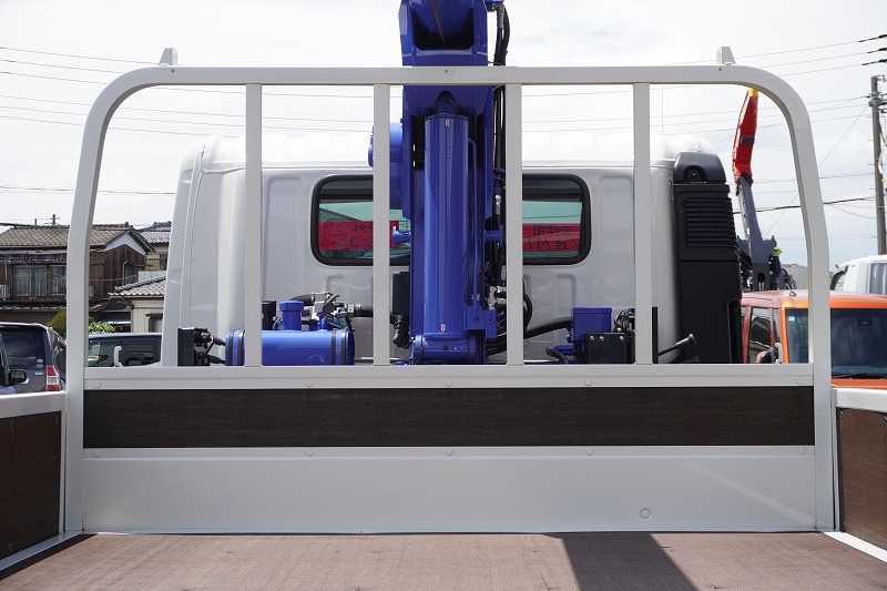 （未使用）　デュトロ　「ワイドロング」　４段クレーン　積載３０００ｋｇ　タダノ製　ラジコン　フックイン　２．９３ｔ吊　セイコーラック　ＬＥＤヘッドライト　フォグランプ　クリアランスソナー　左電格ミラー　ルームミラー型バックカメラ　電動パーキングブレーキ　衝突軽減ブレーキ　車線逸脱警報　６速ＭＴ！車検「Ｒ８年７月まで！」16