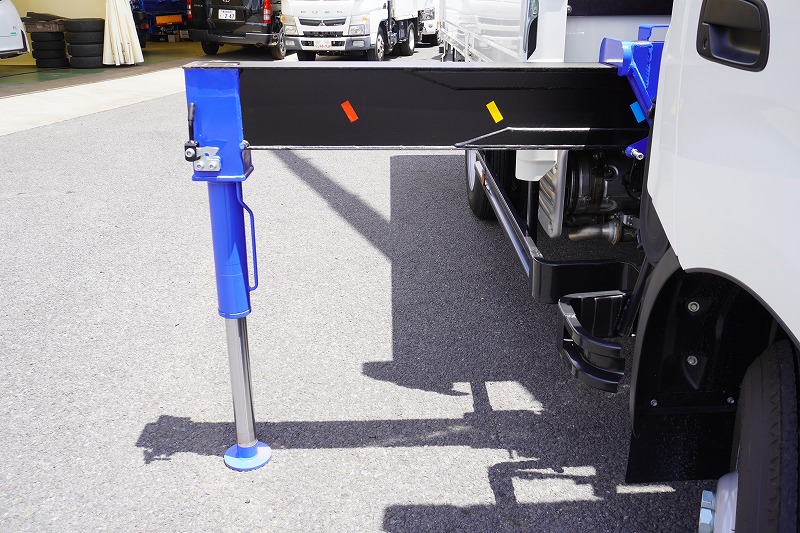 （未使用）　デュトロ　「ワイドロング」　４段クレーン　積載３０００ｋｇ　タダノ製　ラジコン　フックイン　２．９３ｔ吊　セイコーラック　ＬＥＤヘッドライト　フォグランプ　クリアランスソナー　左電格ミラー　ルームミラー型バックカメラ　電動パーキングブレーキ　衝突軽減ブレーキ　車線逸脱警報　６速ＭＴ！車検「Ｒ８年７月まで！」22