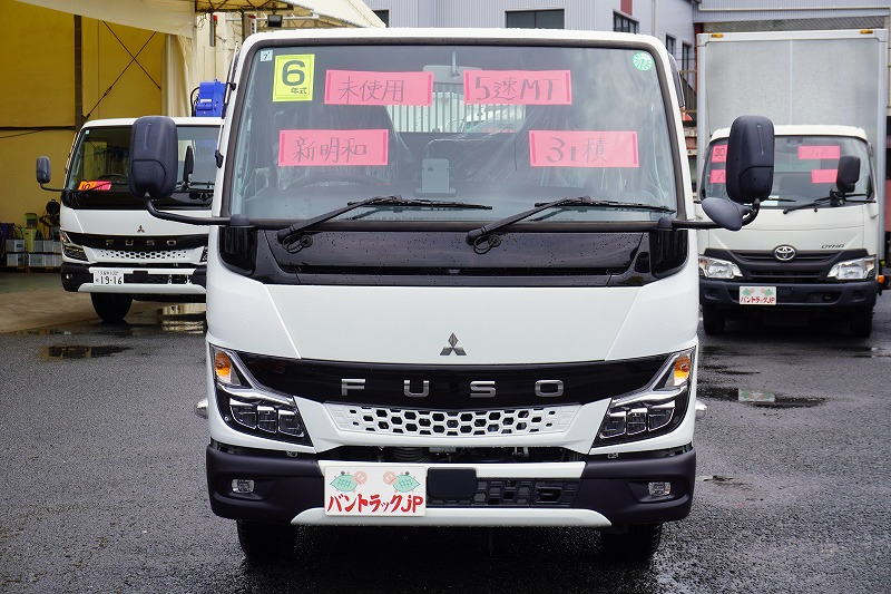 （未使用）　キャンター　強化ダンプ　新明和製　積載３０００ｋｇ　三方開　全低床　スマートキー　左電格ミラー　ＬＥＤヘッドライト＆フォグランプ　衝突軽減ブレーキ　車線逸脱警報　５速ＭＴ！車検「Ｒ８年７月まで！」0