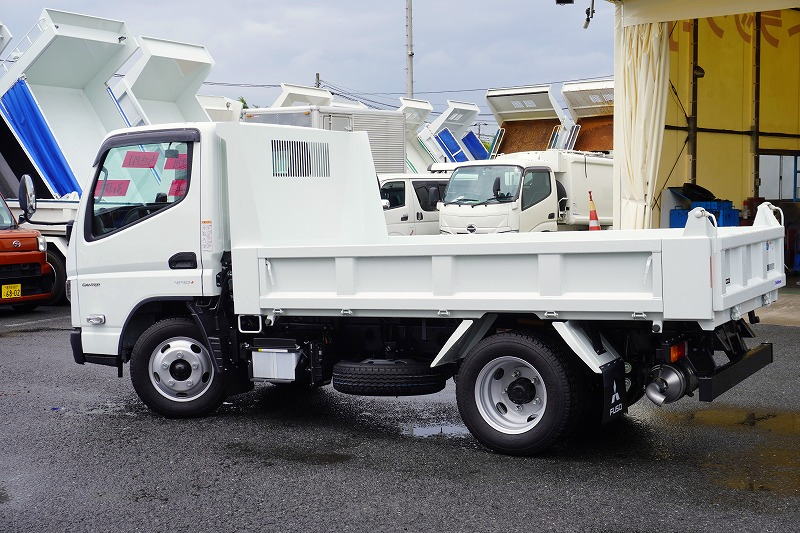 （未使用）　キャンター　強化ダンプ　新明和製　積載３０００ｋｇ　三方開　全低床　スマートキー　左電格ミラー　ＬＥＤヘッドライト＆フォグランプ　衝突軽減ブレーキ　車線逸脱警報　５速ＭＴ！車検「Ｒ８年７月まで！」5