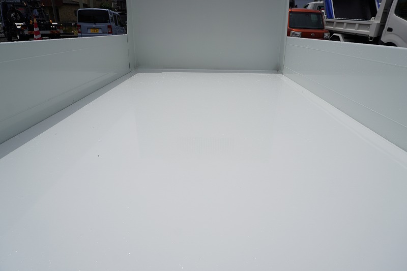 （未使用）　キャンター　強化ダンプ　新明和製　積載３０００ｋｇ　三方開　全低床　スマートキー　左電格ミラー　ＬＥＤヘッドライト＆フォグランプ　衝突軽減ブレーキ　車線逸脱警報　５速ＭＴ！車検「Ｒ８年７月まで！」15