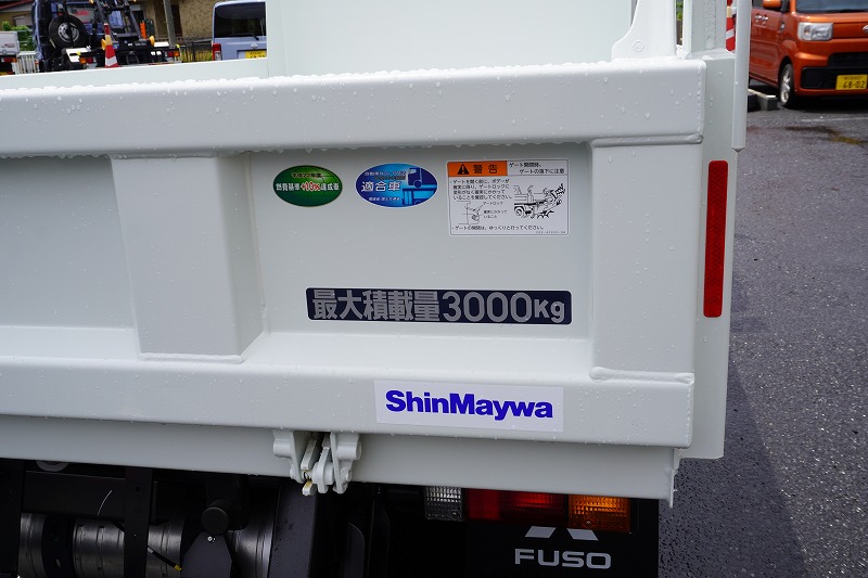 （未使用）　キャンター　強化ダンプ　新明和製　積載３０００ｋｇ　三方開　全低床　スマートキー　左電格ミラー　ＬＥＤヘッドライト＆フォグランプ　衝突軽減ブレーキ　車線逸脱警報　５速ＭＴ！車検「Ｒ８年７月まで！」17