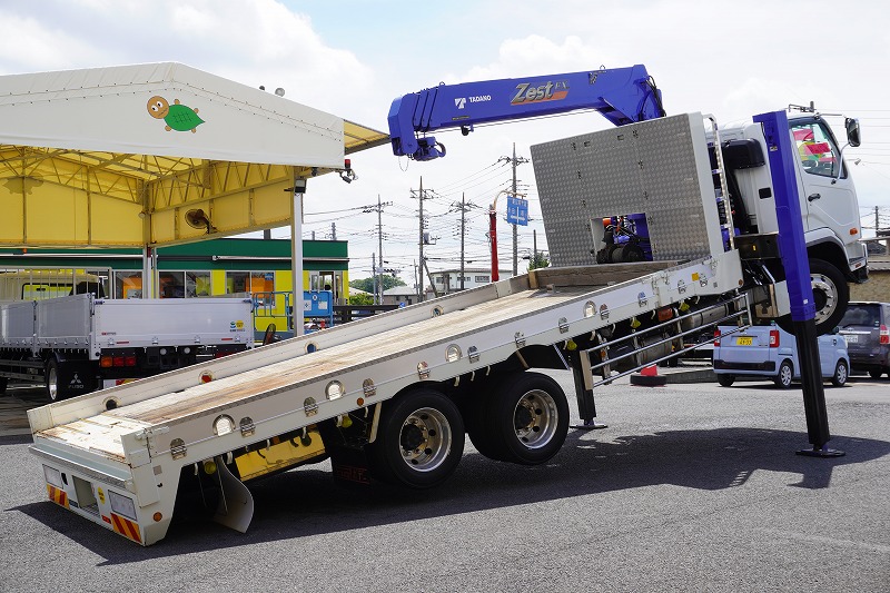 ファイター　大型　３軸　２デフ　リーフサス　「ベッド付き」　４段セルフクレーン　積載１０１００ｋｇ　６．２ｍ長　タダノ製　ラジコン　フックイン　２．９３ｔ吊　ウインチ　ヤマダボディー製造りボディー　鳥居ステンレスラダー＆埋め込み式工具入れ　アルミブロック　ロープ穴４対　スタンション穴　アユミ板掛け　アルミホイール　メッキパーツ　回送仕様　低走行！６速ＭＴ！　車検「Ｒ８年１月まで！」16