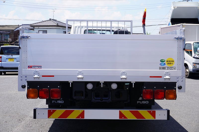 （未使用）　ファイター　増トン　「ワイド　ベッド付き」　平ボディー　アルミブロック　積載８４００ｋｇ　７．２ｍ長　五方開　アルミホイール　坂道発進補助　ＨＩＤヘッドライト　フォグランプ　衝突軽減ブレーキ　車線逸脱警報　６速ＭＴ！2