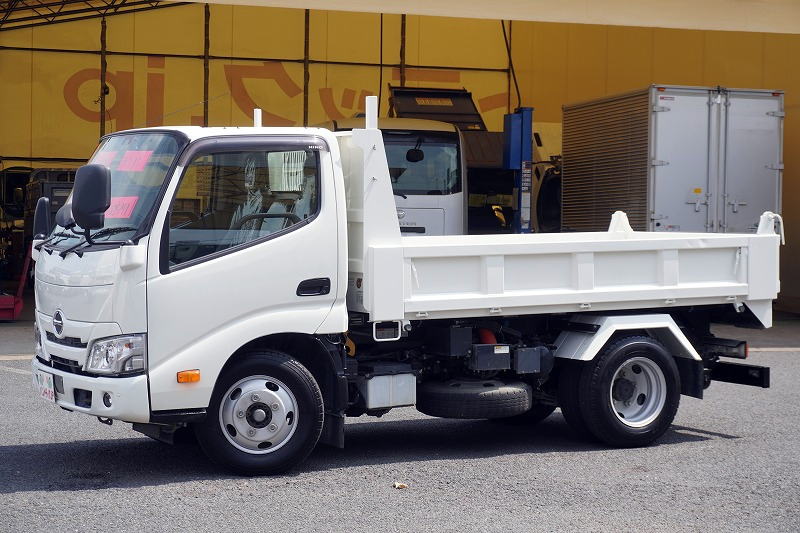 デュトロ　「標準幅」　強化　ローダーダンプ　新明和製　三方開　積載３０００ｋｇ　スライド用ラジコン　ダンプピン　ＬＥＤヘッドライト＆フォグランプ　鳥居ツノ出し　ＥＴＣ２．０　電動パーキングブレーキ　低走行！６速ＭＴ！7