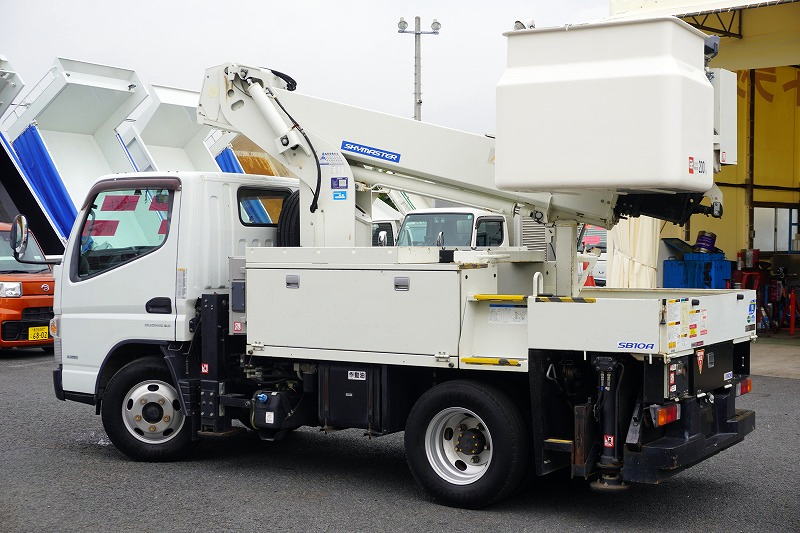 キャンター　高所作業車　アイチ製（ＳＢ１０Ａ）　最大地上高９．７ｍ　ＦＲＰバケット　バケット積載荷重２００ｋｇ　積載３００ｋｇ　工具入れ　ジョイスティックタイプ　アワーメーター：２１００ｈ　左電格ミラー　フォグランプ　通信工事仕様！ＡＴ車！5