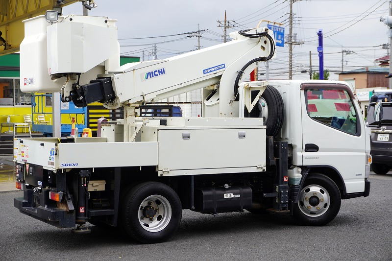 キャンター　高所作業車　アイチ製（ＳＢ１０Ａ）　最大地上高９．７ｍ　ＦＲＰバケット　バケット積載荷重２００ｋｇ　積載３００ｋｇ　工具入れ　ジョイスティックタイプ　アワーメーター：２１００ｈ　左電格ミラー　フォグランプ　通信工事仕様！ＡＴ車！6