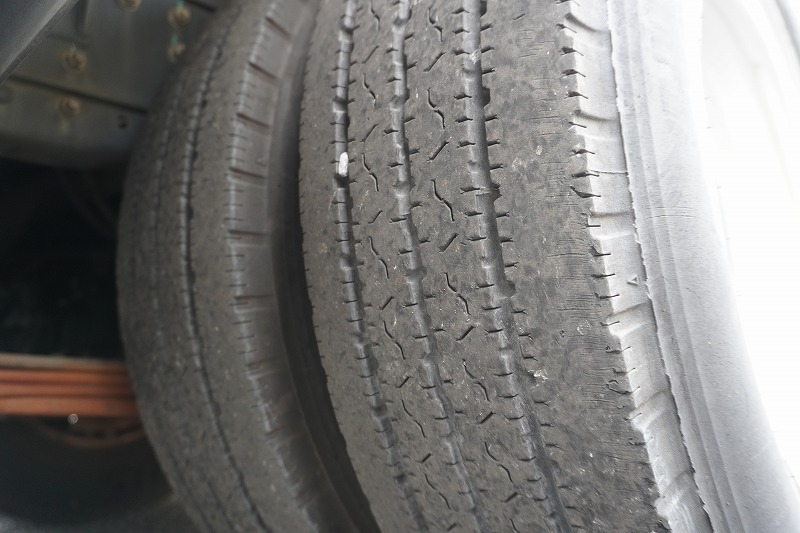 キャンター　高所作業車　アイチ製（ＳＢ１０Ａ）　最大地上高９．７ｍ　ＦＲＰバケット　バケット積載荷重２００ｋｇ　積載３００ｋｇ　工具入れ　ジョイスティックタイプ　アワーメーター：２１００ｈ　左電格ミラー　フォグランプ　通信工事仕様！ＡＴ車！9