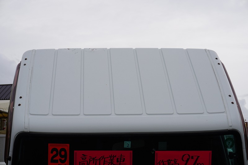 キャンター　高所作業車　アイチ製（ＳＢ１０Ａ）　最大地上高９．７ｍ　ＦＲＰバケット　バケット積載荷重２００ｋｇ　積載３００ｋｇ　工具入れ　ジョイスティックタイプ　アワーメーター：２１００ｈ　左電格ミラー　フォグランプ　通信工事仕様！ＡＴ車！12