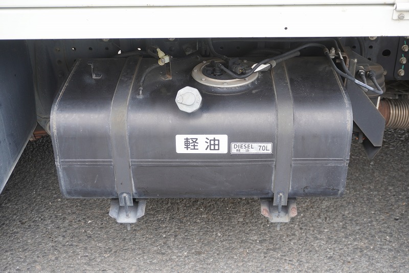 キャンター　高所作業車　アイチ製（ＳＢ１０Ａ）　最大地上高９．７ｍ　ＦＲＰバケット　バケット積載荷重２００ｋｇ　積載３００ｋｇ　工具入れ　ジョイスティックタイプ　アワーメーター：２１００ｈ　左電格ミラー　フォグランプ　通信工事仕様！ＡＴ車！22