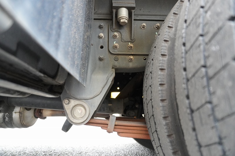 キャンター　高所作業車　アイチ製（ＳＢ１０Ａ）　最大地上高９．７ｍ　ＦＲＰバケット　バケット積載荷重２００ｋｇ　積載３００ｋｇ　工具入れ　ジョイスティックタイプ　アワーメーター：２９３５ｈ　左電格ミラー　社外ナビ　バックカメラ　フォグランプ　通信工事仕様！ＡＴ車！7
