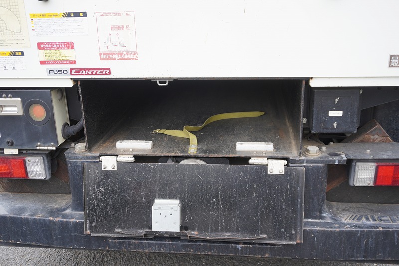 キャンター　高所作業車　アイチ製（ＳＢ１０Ａ）　最大地上高９．７ｍ　ＦＲＰバケット　バケット積載荷重２００ｋｇ　積載３００ｋｇ　工具入れ　ジョイスティックタイプ　アワーメーター：２９３５ｈ　左電格ミラー　社外ナビ　バックカメラ　フォグランプ　通信工事仕様！ＡＴ車！18
