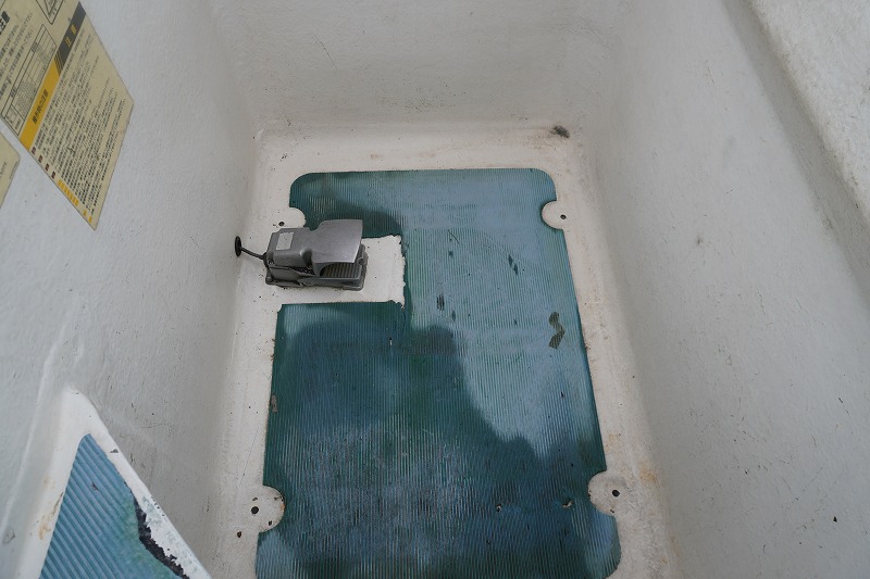キャンター　高所作業車　アイチ製（ＳＢ１０Ａ）　最大地上高９．７ｍ　ＦＲＰバケット　バケット積載荷重２００ｋｇ　積載３００ｋｇ　工具入れ　ジョイスティックタイプ　アワーメーター：２９３５ｈ　左電格ミラー　社外ナビ　バックカメラ　フォグランプ　通信工事仕様！ＡＴ車！22