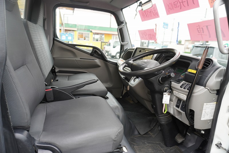 キャンター　高所作業車　アイチ製（ＳＢ１０Ａ）　最大地上高９．７ｍ　ＦＲＰバケット　バケット積載荷重２００ｋｇ　積載３００ｋｇ　工具入れ　ジョイスティックタイプ　アワーメーター：２９３５ｈ　左電格ミラー　社外ナビ　バックカメラ　フォグランプ　通信工事仕様！ＡＴ車！41