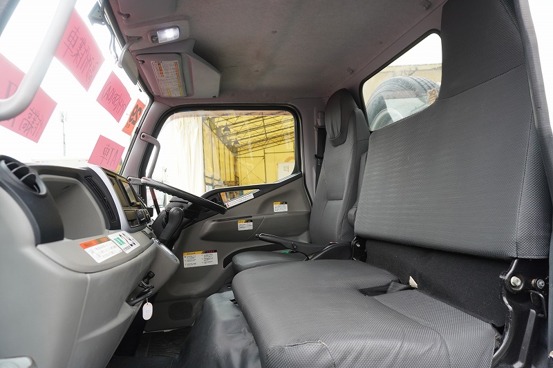 キャンター　高所作業車　アイチ製（ＳＢ１０Ａ）　最大地上高９．７ｍ　ＦＲＰバケット　バケット積載荷重２００ｋｇ　積載３００ｋｇ　工具入れ　ジョイスティックタイプ　アワーメーター：２９３５ｈ　左電格ミラー　社外ナビ　バックカメラ　フォグランプ　通信工事仕様！ＡＴ車！43
