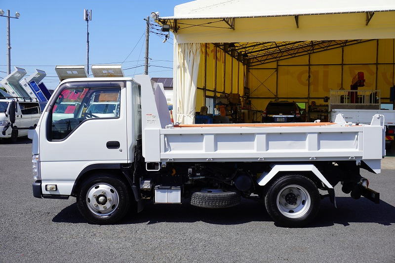 エルフ　「標準幅」　強化　ローダーダンプ　新明和製　三方開　積載３０００ｋｇ　手動コボレーン　ダンプピン　ＥＴＣ　左電格ミラー　坂道発進補助　キーレス　６速ＭＴ！1