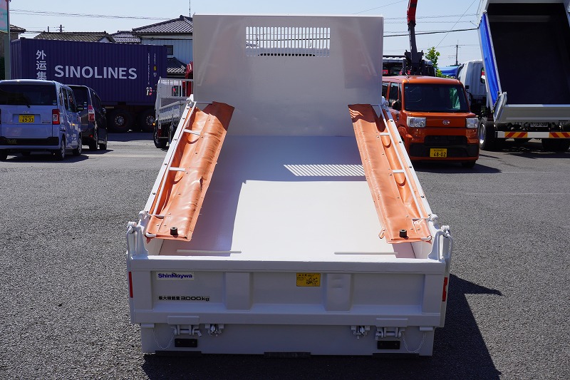 エルフ　「標準幅」　強化　ローダーダンプ　新明和製　三方開　積載３０００ｋｇ　手動コボレーン　ダンプピン　ＥＴＣ　左電格ミラー　坂道発進補助　キーレス　６速ＭＴ！17