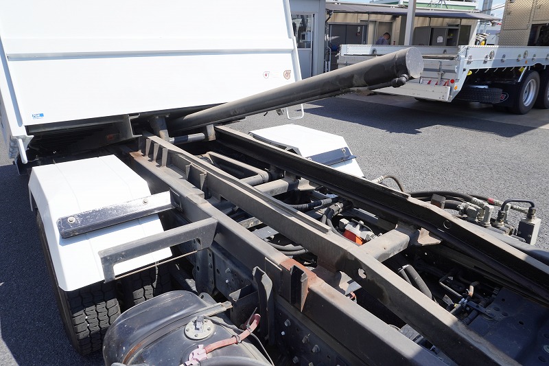 エルフ　「標準幅」　強化　ローダーダンプ　新明和製　三方開　積載３０００ｋｇ　手動コボレーン　ダンプピン　ＥＴＣ　左電格ミラー　坂道発進補助　キーレス　６速ＭＴ！18