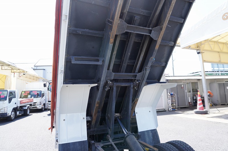 エルフ　「標準幅」　強化　ローダーダンプ　新明和製　三方開　積載３０００ｋｇ　手動コボレーン　ダンプピン　ＥＴＣ　左電格ミラー　坂道発進補助　６速ＭＴ！29