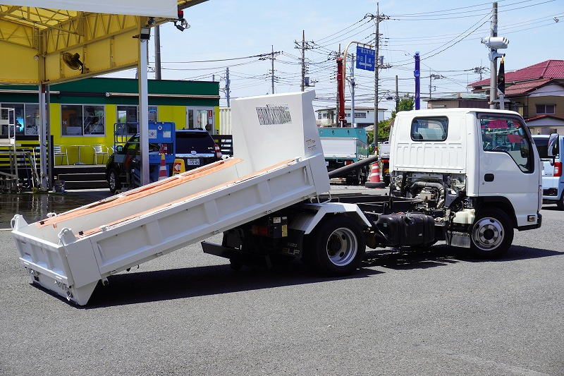 エルフ　「標準幅」　強化　ローダーダンプ　新明和製　三方開　積載３０００ｋｇ　手動コボレーン　ダンプピン　ＥＴＣ　左電格ミラー　ＡＴ車！フロント画像