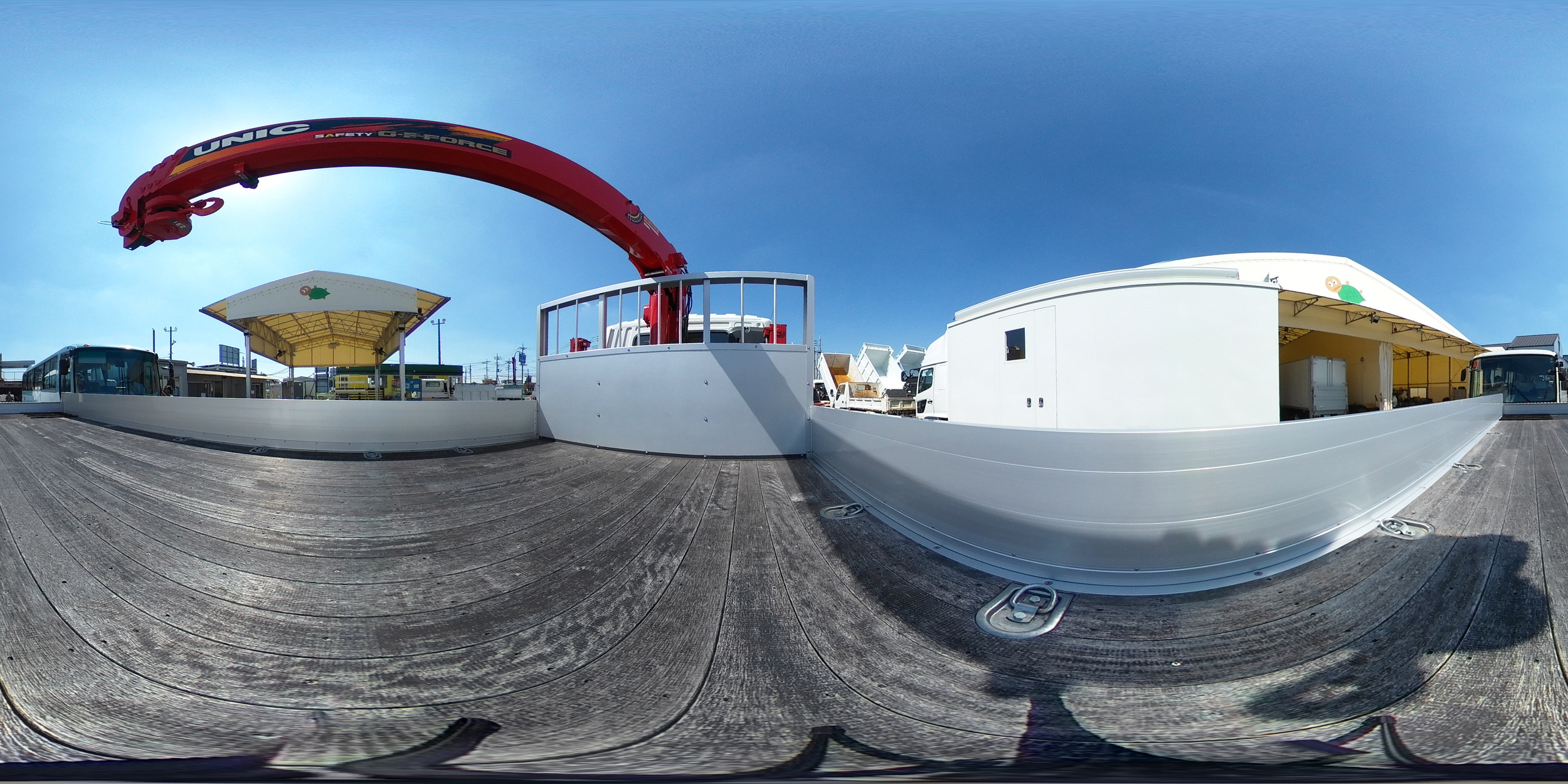 （未使用）　ファイター　増トン　「ワイド　ベッド付き」　４段セルフクレーン　積載７２００ｋｇ　古河ユニック製　ハイジャッキ　アユミ板掛け　アルミブロック　６ｍ長　フックイン　ラジコン　２．９３ｔ吊　坂道発進補助　床フック５対　メッキパーツ　衝突軽減ブレーキ　車線逸脱警報　回送仕様！６速ＭＴ！　車検「Ｒ７年１２月まで！」2