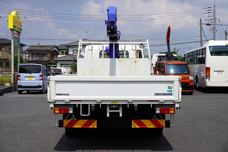 キャンター　「ワイドロング」　４段クレーン　積載３０００ｋｇ　タダノ製　ラジコン無し　フックイン　２．９３ｔ吊　セイコーラック　鳥居下部鉄板張り＆Ｊフック付き　ＬＥＤヘッドライト　社外ナビ　バックカメラ　ＥＴＣ　左電格ミラー　衝突軽減ブレーキ　車線逸脱警報　５速ＭＴ！高年式！2