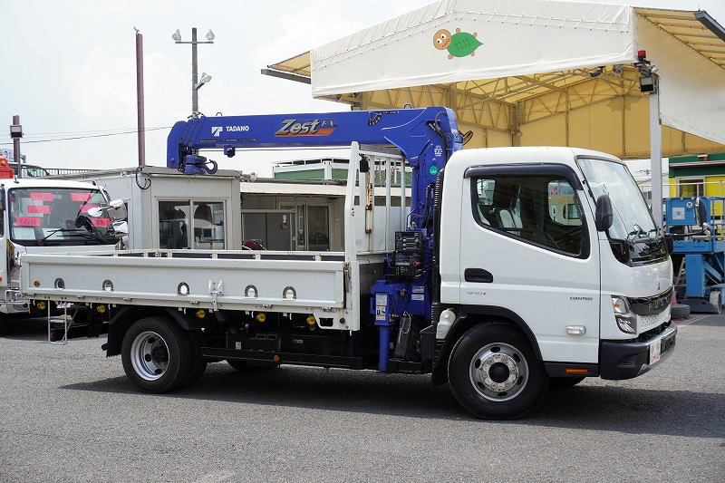 キャンター　「ワイドロング」　４段クレーン　積載３０００ｋｇ　タダノ製　ラジコン無し　フックイン　２．９３ｔ吊　セイコーラック　鳥居下部鉄板張り＆Ｊフック付き　ＬＥＤヘッドライト　社外ナビ　バックカメラ　ＥＴＣ　左電格ミラー　衝突軽減ブレーキ　車線逸脱警報　５速ＭＴ！高年式！6