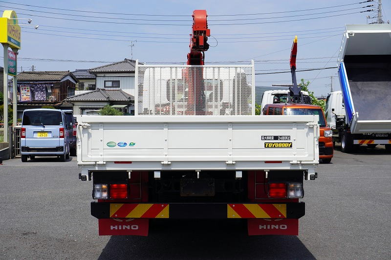 レンジャー　４トン　「標準幅　ベッド付き」　４段クレーン　積載２４００ｋｇ　古河ユニック製　ラジコン　フックイン　２．９３ｔ吊　５．５ｍ長　床フック４対　セイコーラック　鳥居金網張り＆下部鉄板張り　坂道発進補助　ＥＴＣ　６速ＭＴ！低走行！2