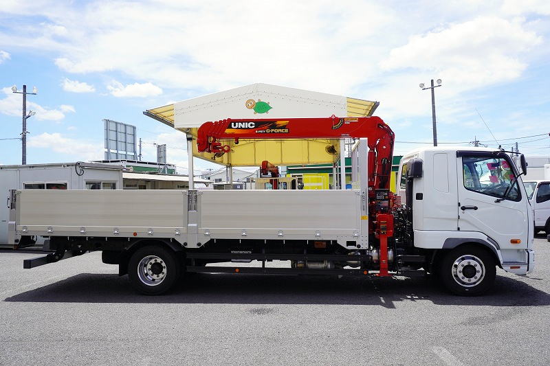 （未使用）　ファイター　増トン　「ワイド　ベッド付き」　５段クレーン　積載７２００ｋｇ　古河ユニック製　６ｍ長　アルミブロック　五方開　ラジコン　フックイン　２．９３ｔ吊　差し違いアウトリガー　坂道発進補助　アルミホイール　衝突軽減ブレーキ　車線逸脱警報　６速ＭＴ！　車検「Ｒ８年２月まで！」3