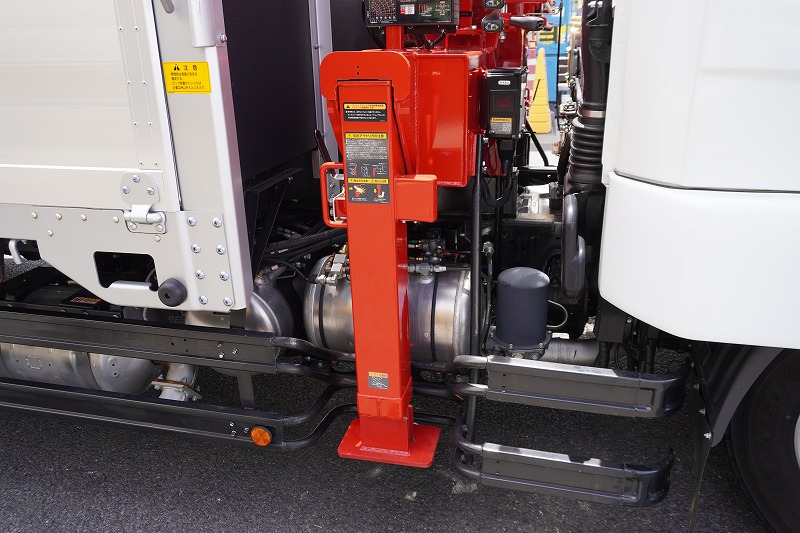 （未使用）　ファイター　増トン　「ワイド　ベッド付き」　５段クレーン　積載７２００ｋｇ　古河ユニック製　６ｍ長　アルミブロック　五方開　ラジコン　フックイン　２．９３ｔ吊　差し違いアウトリガー　坂道発進補助　アルミホイール　衝突軽減ブレーキ　車線逸脱警報　６速ＭＴ！　車検「Ｒ８年２月まで！」23