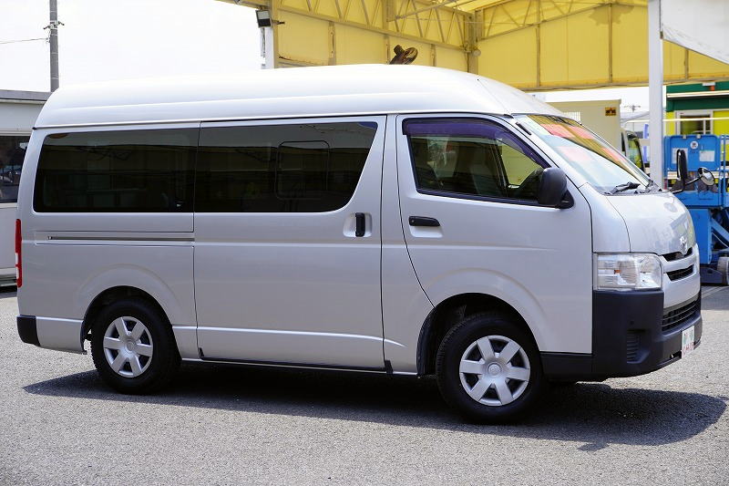 ハイエース　ロング　ＤＸ　５ドア　「ハイルーフ　４ＷＤ」　ディーゼル車　３人乗り　和光工業製パワーゲート　荷台板張り　荷室加工有り　ラッシング１段　セパレーターカーテン　社外ナビ　バックカメラ　ＥＴＣ　キーレス　小窓　ＡＴ車！4