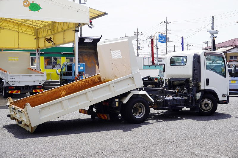 エルフ　「ワイド」　強化　ローダーダンプ　新明和製　一方開　積載３７５０ｋｇ　スライド用ラジコン　ＥＴＣ　ダンプピン　壁面フック３対　ＡＴ車！フロント画像