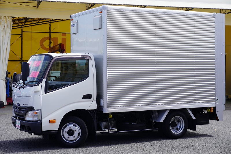 ダイナ　１０尺　アルミバン　積載２０００ｋｇ　跳ね上げ式　垂直パワーゲート　棚フック帯＆専用ステー付き　バックカメラ　ＥＴＣ　通気口　北村製　５速ＭＴ！お花屋さん仕様！7