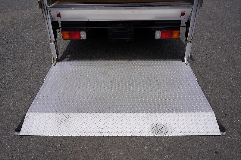 ダイナ　１０尺　アルミバン　積載２０００ｋｇ　跳ね上げ式　垂直パワーゲート　棚フック帯＆専用ステー付き　バックカメラ　ＥＴＣ　通気口　北村製　５速ＭＴ！お花屋さん仕様！21