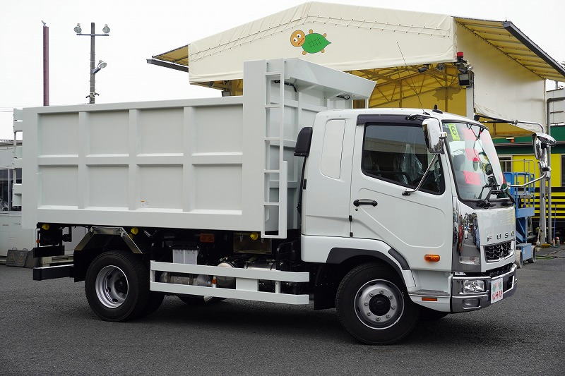 （未使用）　ファイター　増トン　「ベッド付き　土砂禁止」　深ダンプ　新明和製　一方開　積載６６００ｋｇ　リア片開き扉　鳥居シートデッキ＆ラダー　坂道発進補助　ＥＴＣ２．０　衝突軽減ブレーキ　車線逸脱警報　オートエアコン　メッキパーツ　６速ＭＴ！　車検「Ｒ７年８月まで！」3
