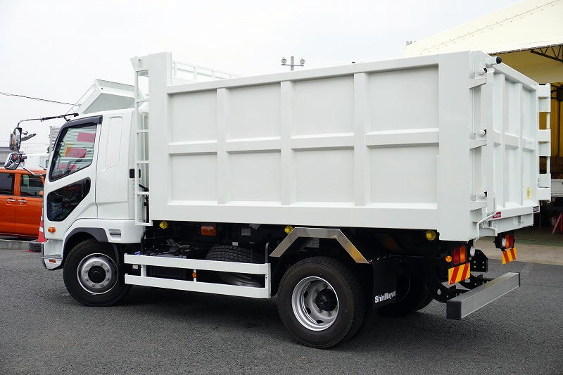 （未使用）　ファイター　増トン　「ベッド付き　土砂禁止」　深ダンプ　新明和製　一方開　積載６６００ｋｇ　リア片開き扉　鳥居シートデッキ＆ラダー　坂道発進補助　ＥＴＣ２．０　衝突軽減ブレーキ　車線逸脱警報　オートエアコン　メッキパーツ　６速ＭＴ！　車検「Ｒ７年８月まで！」4