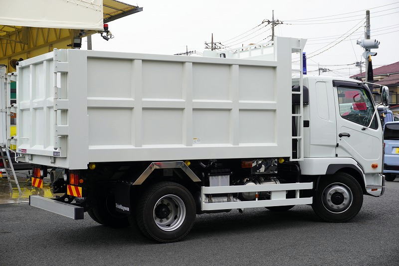 （未使用）　ファイター　増トン　「ベッド付き　土砂禁止」　深ダンプ　新明和製　一方開　積載６６００ｋｇ　リア片開き扉　鳥居シートデッキ＆ラダー　坂道発進補助　ＥＴＣ２．０　衝突軽減ブレーキ　車線逸脱警報　オートエアコン　メッキパーツ　６速ＭＴ！　車検「Ｒ７年８月まで！」5