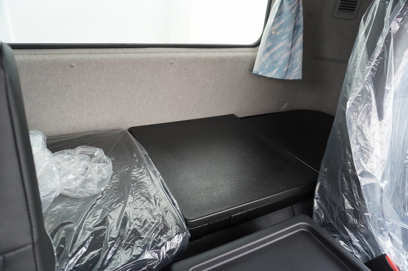 （未使用）　ファイター　増トン　「ベッド付き　土砂禁止」　深ダンプ　新明和製　一方開　積載６６００ｋｇ　リア片開き扉　鳥居シートデッキ＆ラダー　坂道発進補助　ＥＴＣ２．０　衝突軽減ブレーキ　車線逸脱警報　オートエアコン　メッキパーツ　６速ＭＴ！　車検「Ｒ７年８月まで！」31