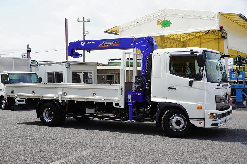 レンジャー　４トン　「標準幅　ベッド付き　ショート」　４段クレーン　積載２１００ｋｇ　タダノ製　５．１ｍ長　ラジコン　フックイン　２．９３ｔ吊　セイコーラック　ロープ穴４対　ＬＥＤヘッドライト＆フォグランプ　坂道発進補助　オートエアコン　ＥＴＣ２．０　衝突軽減ブレーキ　車線逸脱警報　６速ＭＴ！高年式！低走行！！　車検「Ｒ８年４月まで！」4