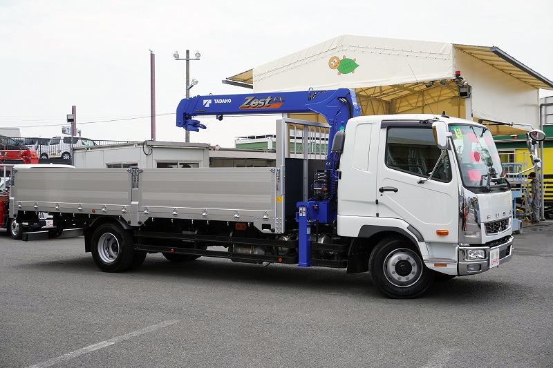 （未使用）　ファイター　増トン　「ワイド　ベッド付き」　４段クレーン　積載７５００ｋｇ　タダノ製　６ｍ長　アルミブロック　五方開　ラジコン　フックイン　２．９３ｔ吊　角足　差し違いアウトリガー　坂道発進補助　ＥＴＣ２．０　メッキパーツ　オートエアコン　リーフサス　６速ＭＴ！5
