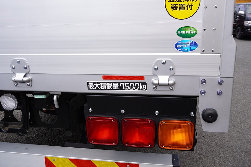 （未使用）　ファイター　増トン　「ワイド　ベッド付き」　４段クレーン　積載７５００ｋｇ　タダノ製　６ｍ長　アルミブロック　五方開　ラジコン　フックイン　２．９３ｔ吊　角足　差し違いアウトリガー　坂道発進補助　ＥＴＣ２．０　メッキパーツ　オートエアコン　リーフサス　６速ＭＴ！17
