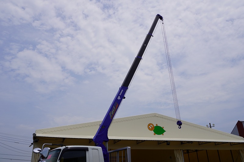 （未使用）　ファイター　増トン　「ワイド　ベッド付き」　４段クレーン　積載７５００ｋｇ　タダノ製　６ｍ長　アルミブロック　五方開　ラジコン　フックイン　２．９３ｔ吊　角足　差し違いアウトリガー　坂道発進補助　ＥＴＣ２．０　メッキパーツ　オートエアコン　リーフサス　６速ＭＴ！19