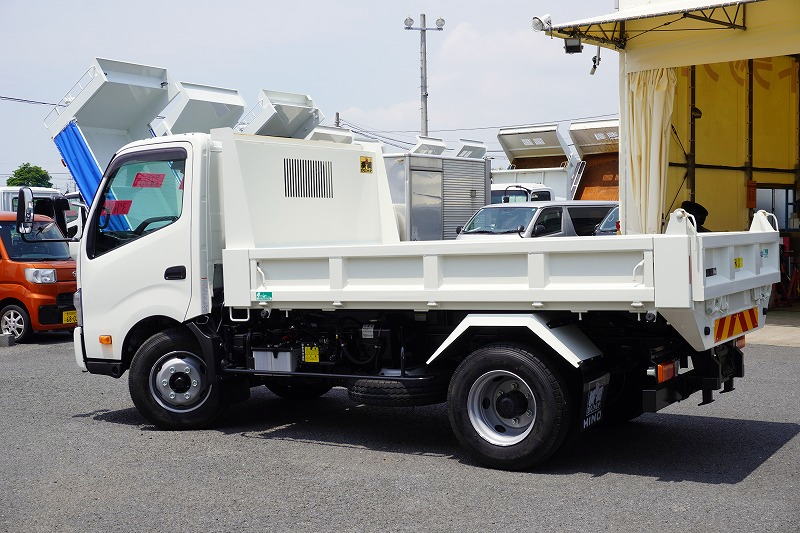 （未使用）　デュトロ　「ワイド」　強化　ローダーダンプ　花見台製　三方開　積載３７００ｋｇ　ダンプピン　左電格ミラー　坂道発進補助　ルームミラー型バックカメラ　クリアランスソナー　ＬＥＤヘッドライト＆フォグランプ　衝突軽減ブレーキ　車線逸脱警報　寒冷地仕様　６速ＭＴ！車検「Ｒ８年７月まで！」5