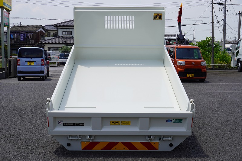 （未使用）　デュトロ　「ワイド」　強化　ローダーダンプ　花見台製　三方開　積載３７００ｋｇ　ダンプピン　左電格ミラー　坂道発進補助　ルームミラー型バックカメラ　クリアランスソナー　ＬＥＤヘッドライト＆フォグランプ　衝突軽減ブレーキ　車線逸脱警報　寒冷地仕様　６速ＭＴ！車検「Ｒ８年７月まで！」15