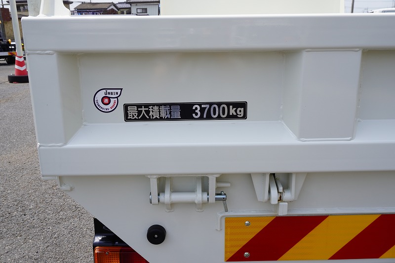（未使用）　デュトロ　「ワイド」　強化　ローダーダンプ　花見台製　三方開　積載３７００ｋｇ　ダンプピン　左電格ミラー　坂道発進補助　ルームミラー型バックカメラ　クリアランスソナー　ＬＥＤヘッドライト＆フォグランプ　衝突軽減ブレーキ　車線逸脱警報　寒冷地仕様　６速ＭＴ！車検「Ｒ８年７月まで！」20