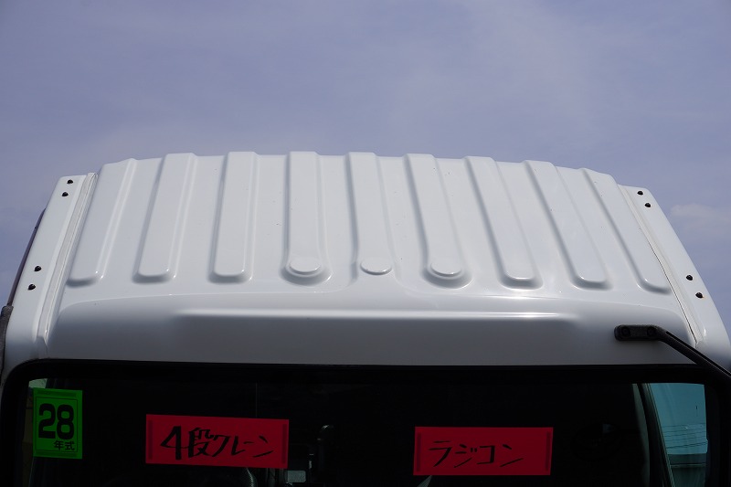フォワード　４トン　「ベッドレス」　４段クレーン　積載２７００ｋｇ　古河ユニック製　５．４ｍ長　ラジコン　フックイン　２．９３ｔ吊　セイコーラック　ロープ穴４対　ＥＴＣ　６速ＭＴ！低走行！10